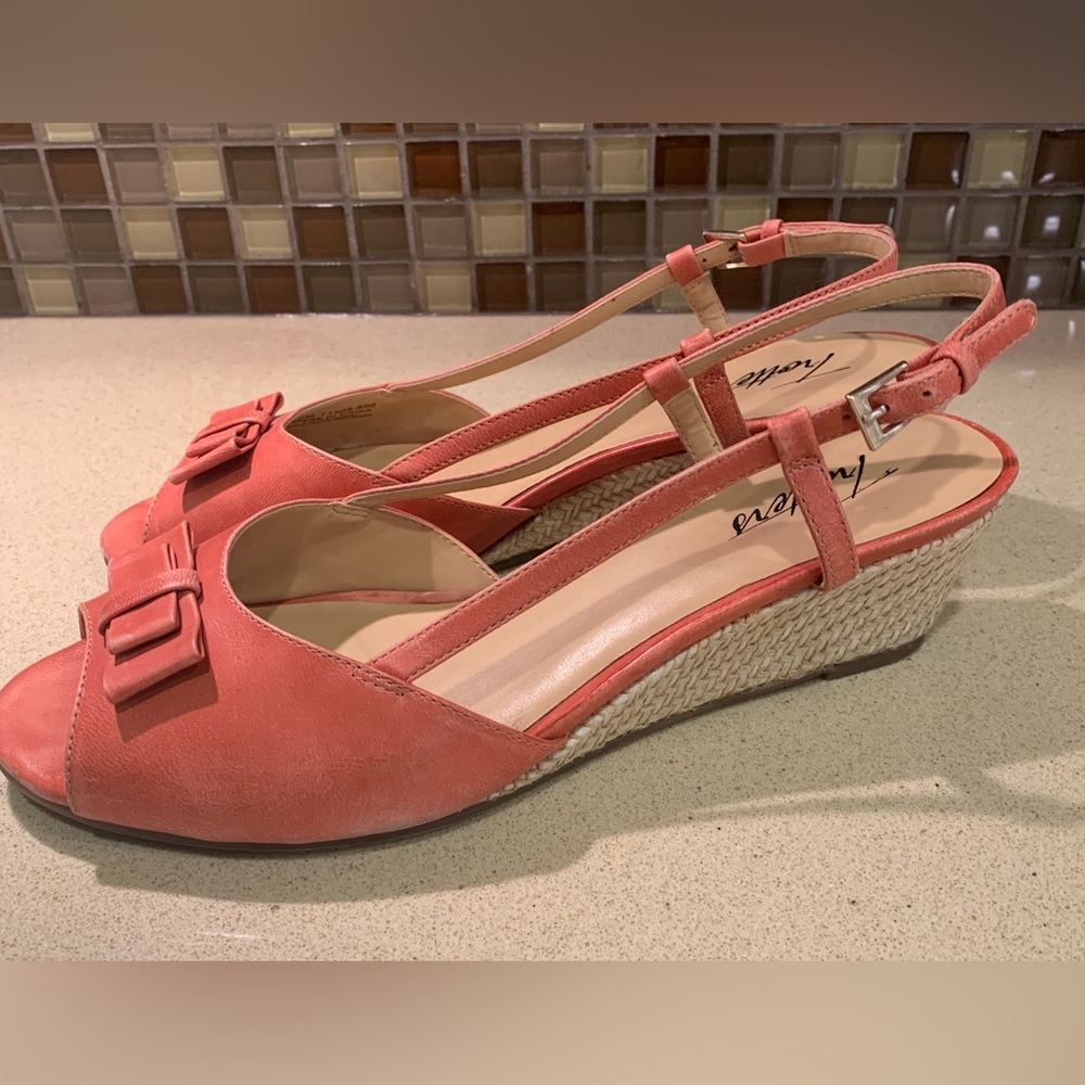 TROTTER Elegant Coral Wedge Sandals